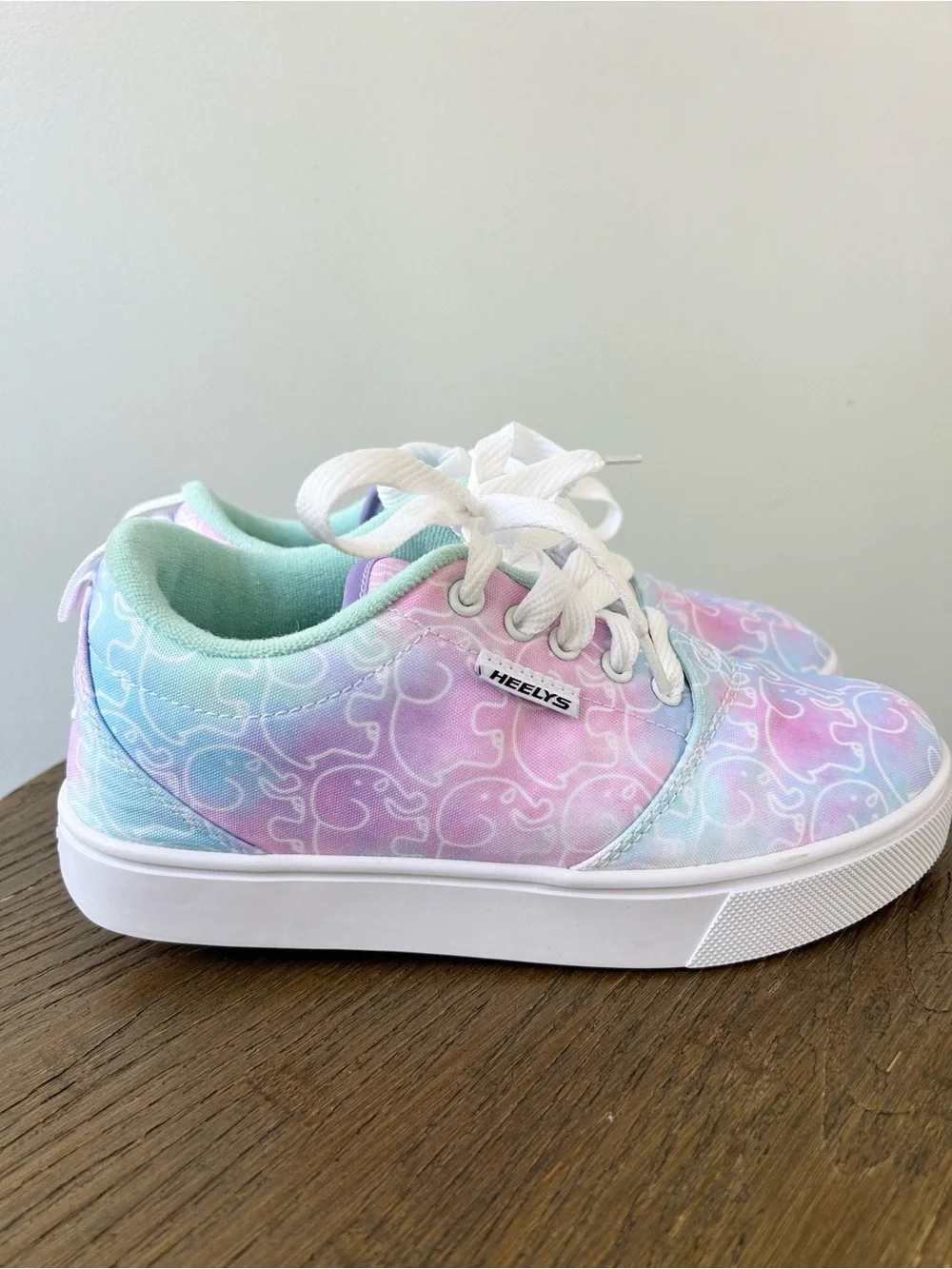 Heelys girls sneakers with interchangeable wheel in heel